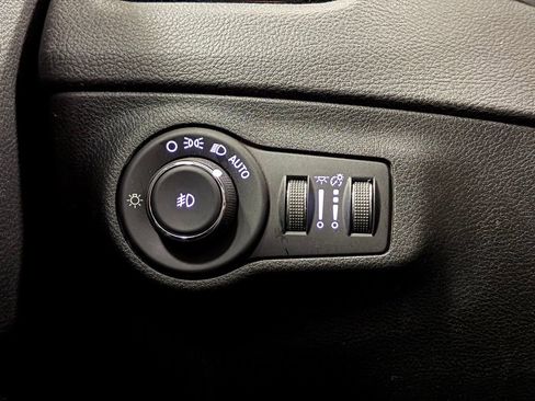 Used 2018 Jeep Compass Limited w/ Navigation Group image 13