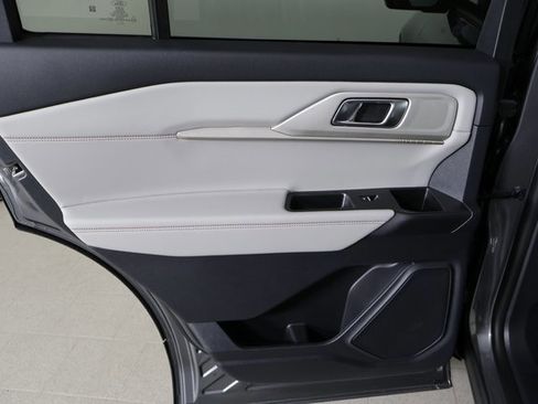 New 2026 Ford Explorer Active w/ Active Comfort Package image 15