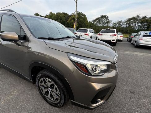 Used 2020 Subaru Forester Premium image 28