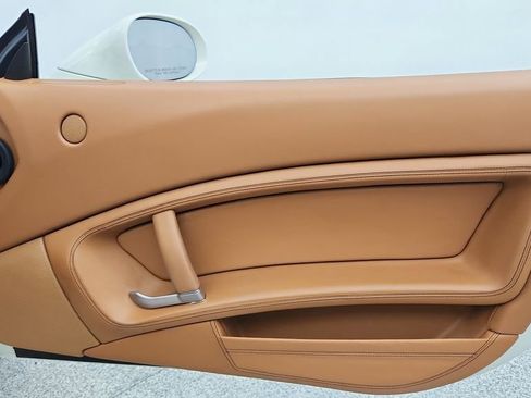 Used 2014 Ferrari California image 20