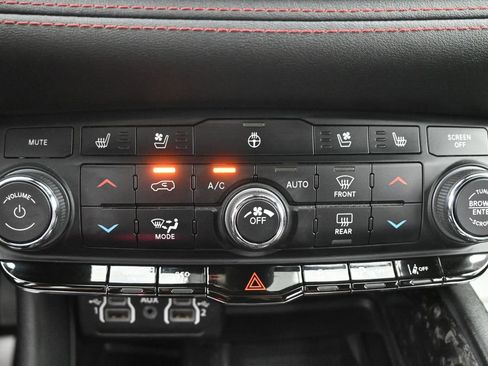 Used 2024 Dodge Durango R/T AWD/4WD image 18