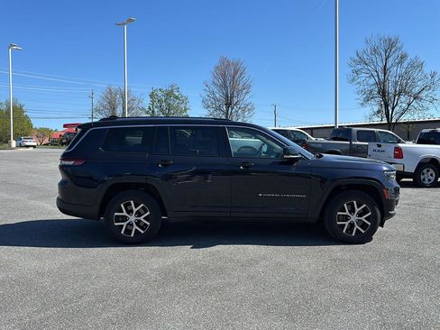 Used 2023 Jeep Grand Cherokee L Limited w/ Trailer Tow Group (B) image 8