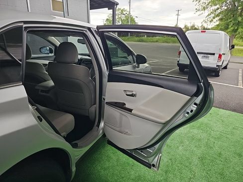 Used 2009 Toyota Venza AWD w/ Convenience Pkg image 38