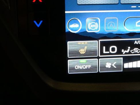 Used 2025 Subaru Forester Limited AWD/4WD image 36