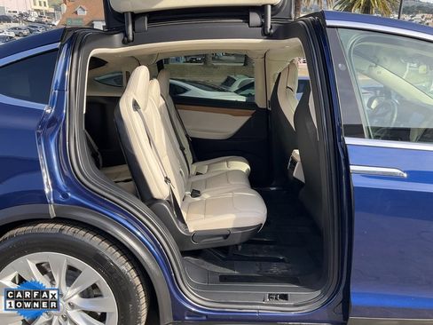 Used 2018 Tesla Model X 75D image 57