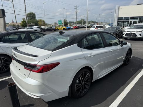 Used 2026 Toyota Camry XSE AWD/4WD image 4