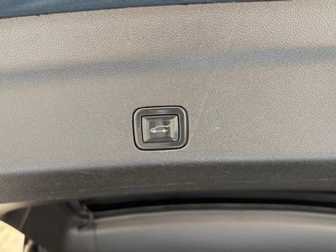 Used 2021 Chevrolet Tahoe Z71 w/ Max Trailering Package AWD/4WD image 6