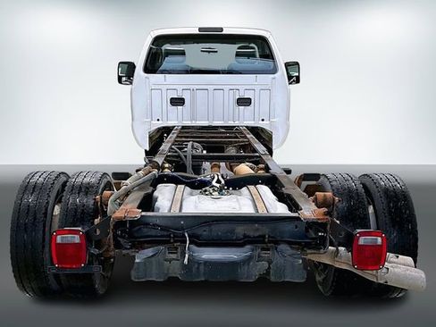 Used 2015 Ford F550 4x4 Regular Cab Super Duty image 8