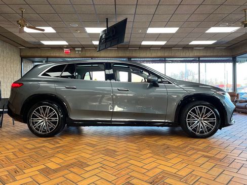 Used 2023 Mercedes-Benz EQS 580 4MATIC SUV image 7