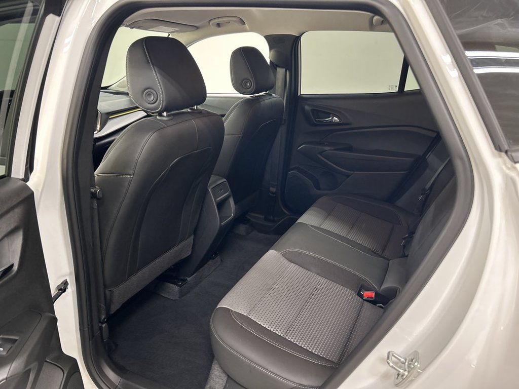 Certified 2024 Chevrolet Trax LT w/ LT Convenience Package FWD image 19