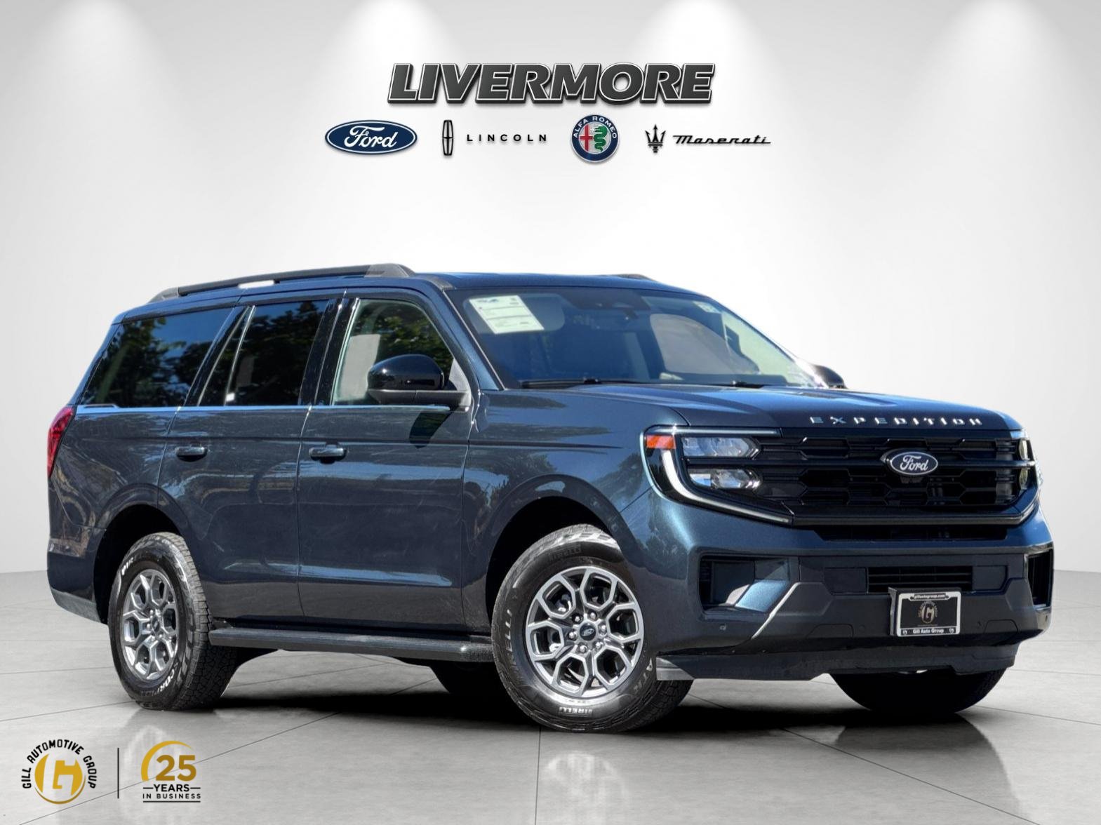 Certified 2025 Ford Expedition Active AWD/4WD image 1