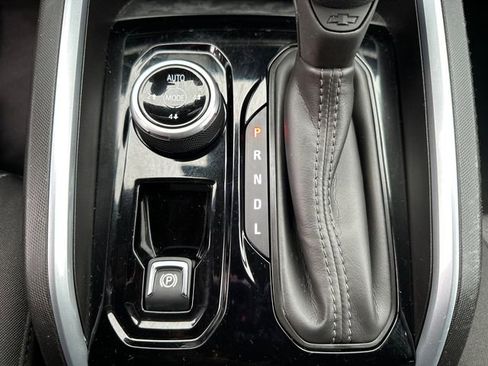 Used 2024 Chevrolet Colorado Trail Boss image 31