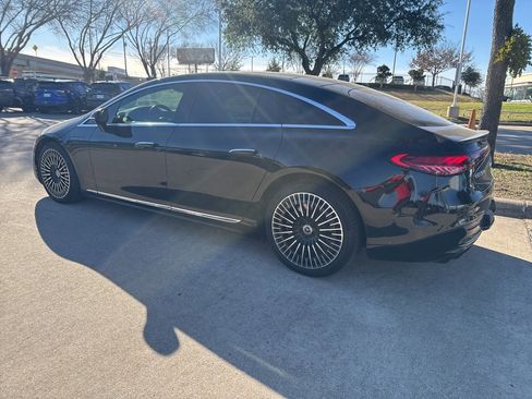 Used 2022 Mercedes-Benz EQS 580 4MATIC Sedan image 4