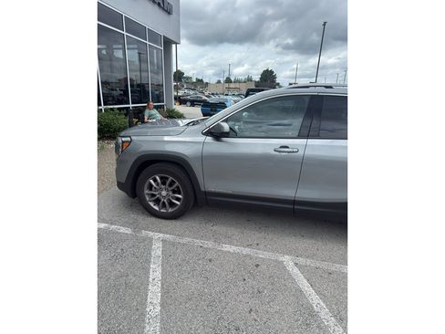 Used 2023 GMC Terrain SLT FWD image 7