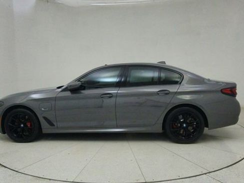 Used 2022 BMW 530e xDrive w/ Executive Package image 72