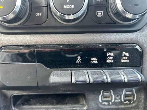 Used 2020 RAM 1500 Big Horn AWD/4WD image 30