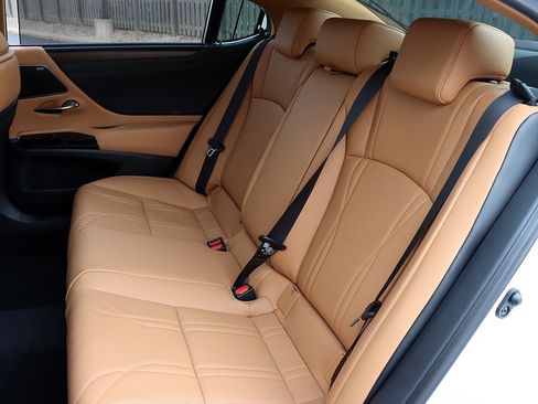 New 2025 Lexus ES 350 Ultra Luxury image 13