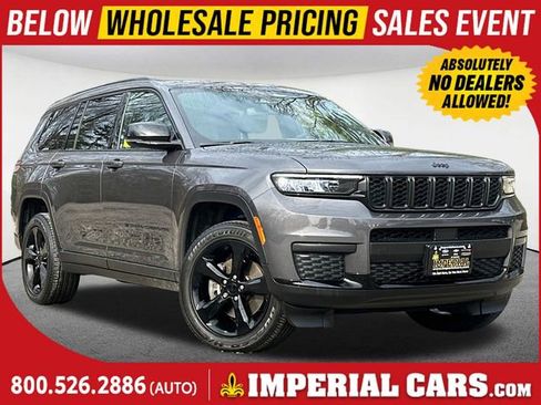 Used 2023 Jeep Grand Cherokee L Laredo image 1