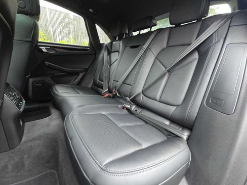 Used 2023 Porsche Macan S AWD/4WD image 17
