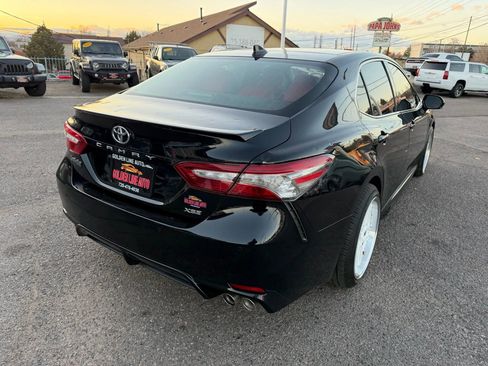 Used 2018 Toyota Camry XSE image 8
