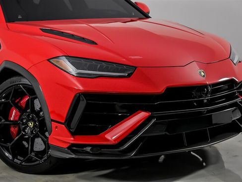 Used 2023 Lamborghini Urus Performante AWD/4WD image 2