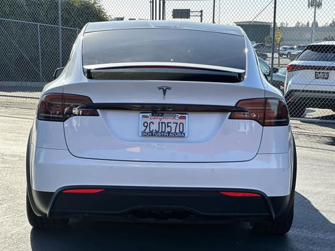 Used 2022 Tesla Model X image 5