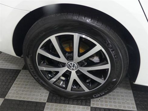 Used 2017 Volkswagen Jetta SE FWD image 17