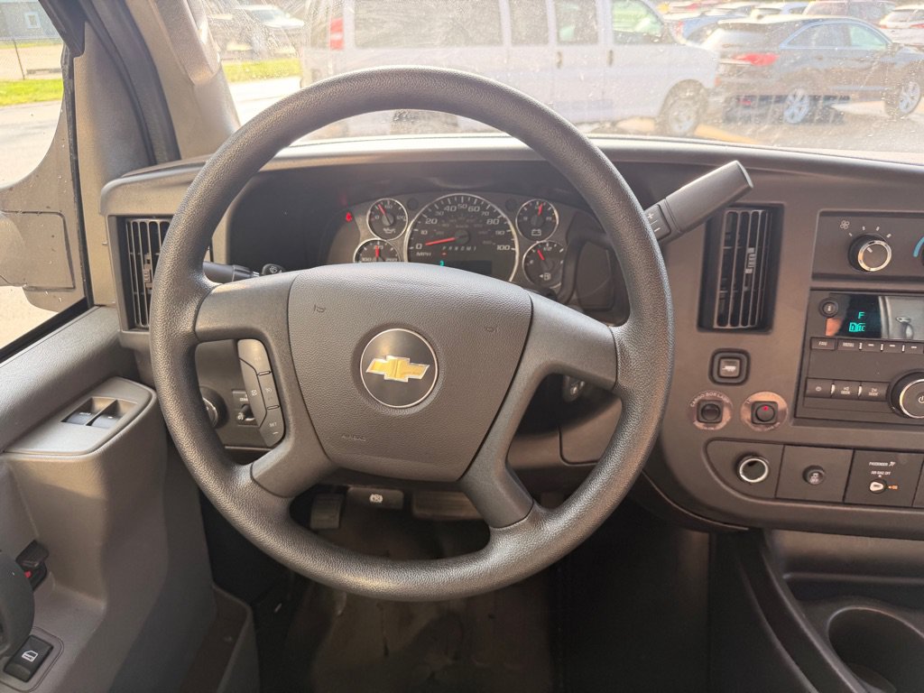 Used 2025 Chevrolet Express 4500 Extended w/ Power Convenience Package RWD image 15