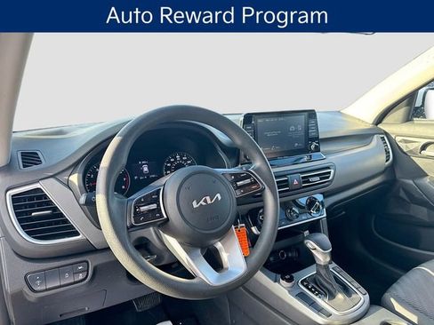 Used 2023 Kia Seltos LX image 12