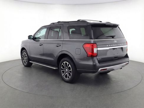 Used 2023 Ford Expedition XLT image 6