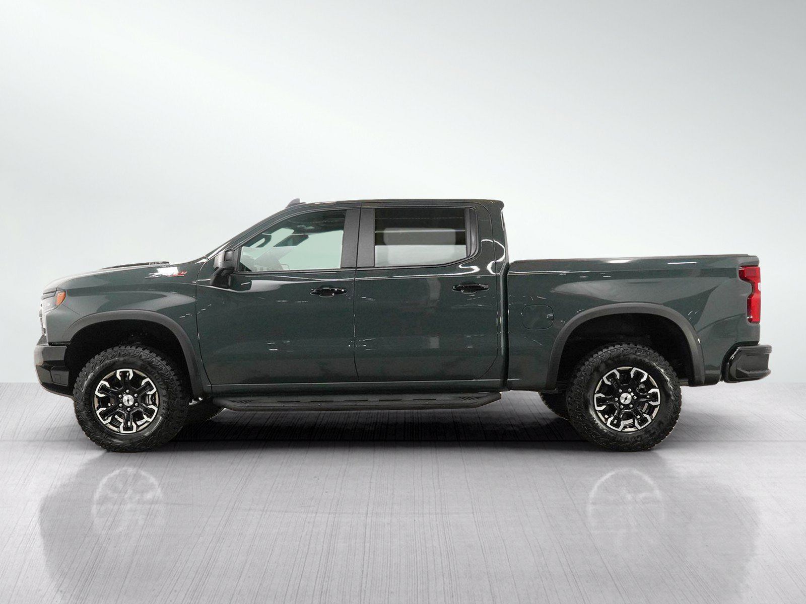 Used 2025 Chevrolet Silverado 1500 ZR2 w/ Technology Package AWD/4WD image 3