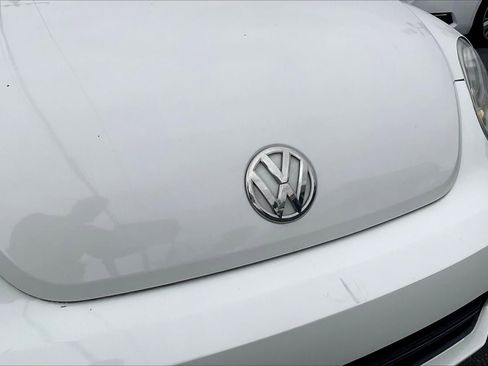 Used 2018 Volkswagen Beetle S image 23