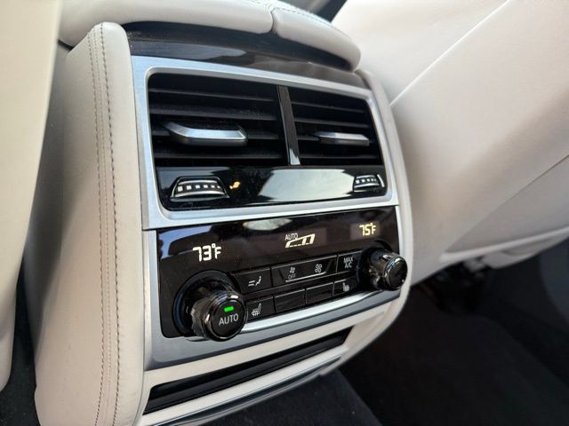 Used 2019 BMW ALPINA B7 xDrive AWD/4WD image 17