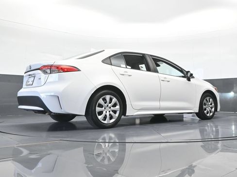 Used 2021 Toyota Corolla LE FWD image 50
