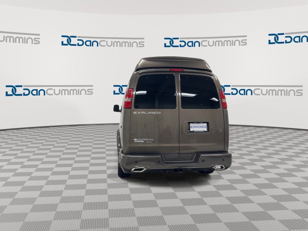 Used 2016 Chevrolet Express 2500 RWD image 7
