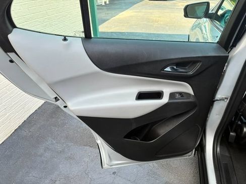 Used 2018 Chevrolet Equinox LS FWD image 13