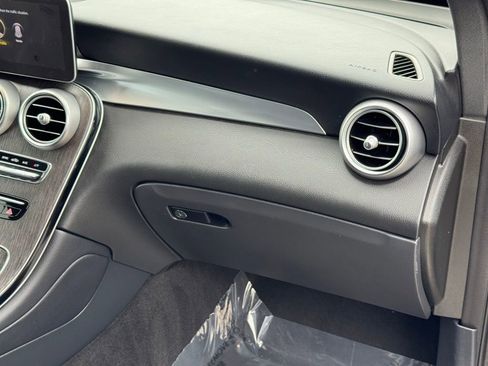 Used 2022 Mercedes-Benz GLC 300 4MATIC image 27