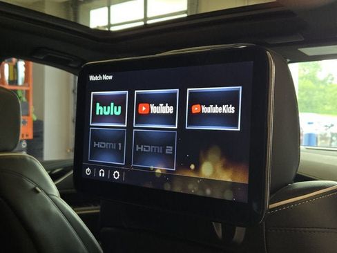 Used 2023 Cadillac Escalade Sport w/ LPO, ONYX Package AWD/4WD image 8