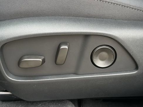 New 2026 Chevrolet Equinox LT w/ Convenience Package II FWD image 24