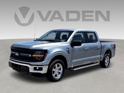 Used 2025 Ford F150 XLT w/ Equipment Group 301A Standard RWD image 3