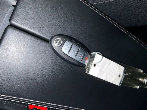Used 2022 Nissan Rogue SV AWD/4WD image 14