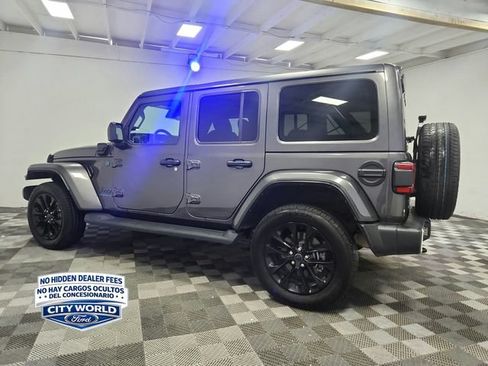 Used 2025 Jeep Wrangler Unlimited Sahara AWD/4WD image 5