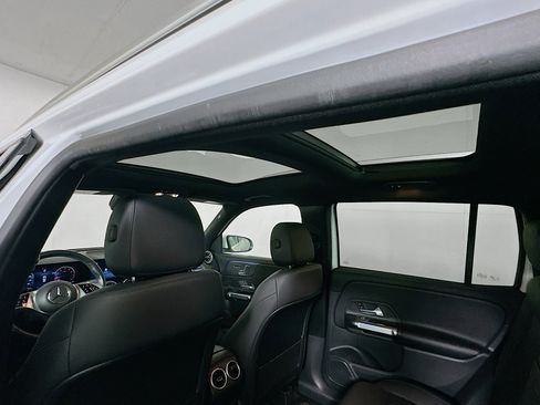 Used 2025 Mercedes-Benz GLB 250 4MATIC image 26