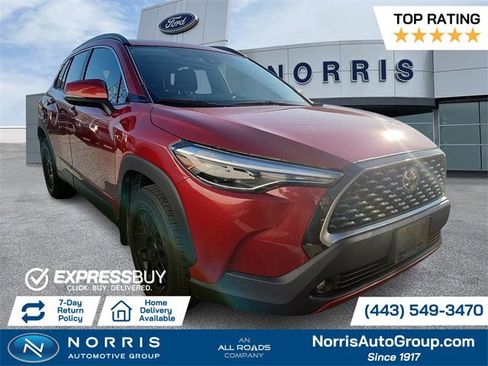 Used 2022 Toyota Corolla Cross XLE image 1