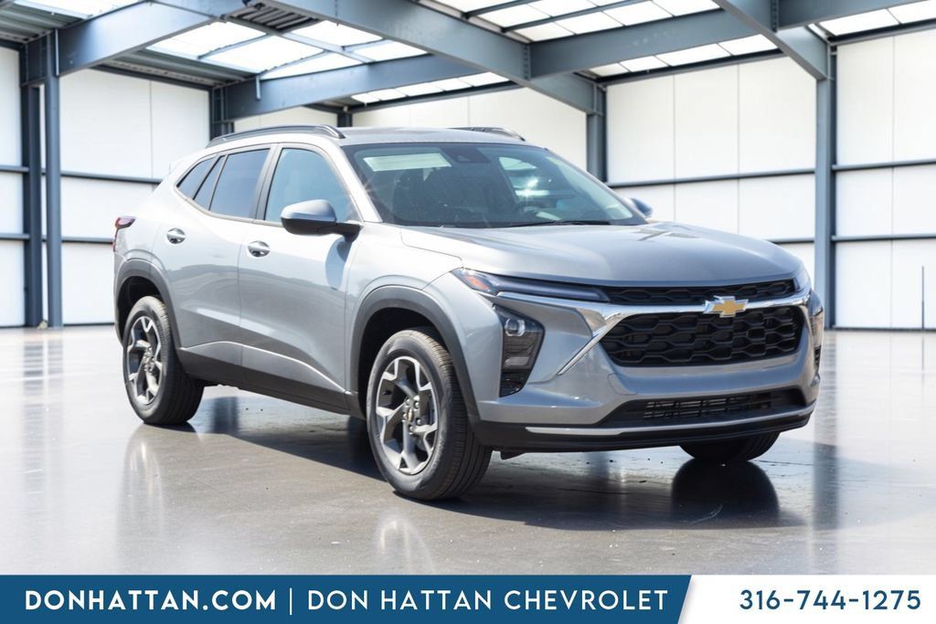 New 2026 Chevrolet Trax LT w/ Driver Confidence Package FWD image 25