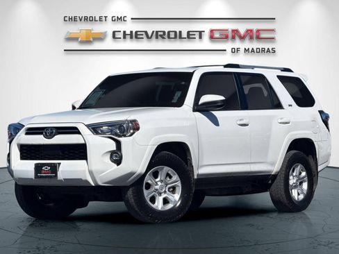 Used 2024 Toyota 4Runner SR5 AWD/4WD image 7