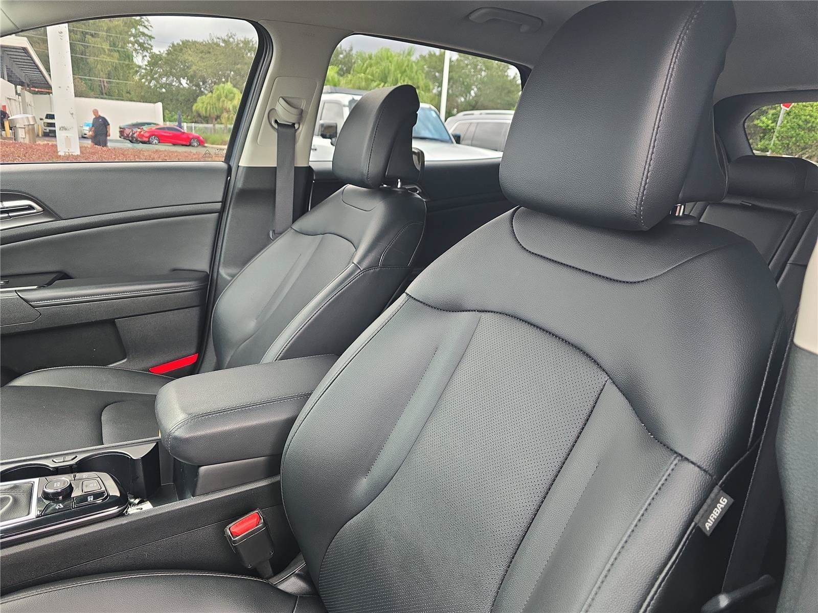 Used 2024 Kia Sportage EX FWD image 15