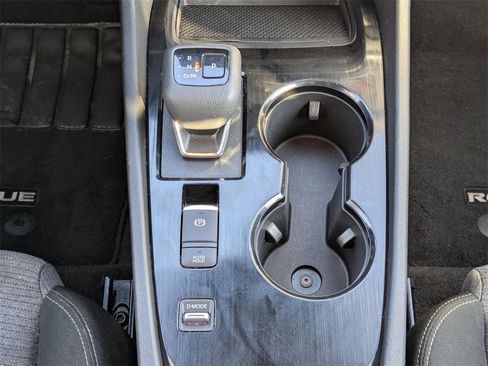 Used 2023 Nissan Rogue SV image 25