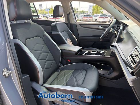 Certified 2024 Volkswagen Atlas Peak Edition SE AWD/4WD image 26