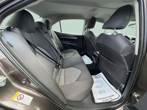 Used 2018 Toyota Camry LE FWD image 17